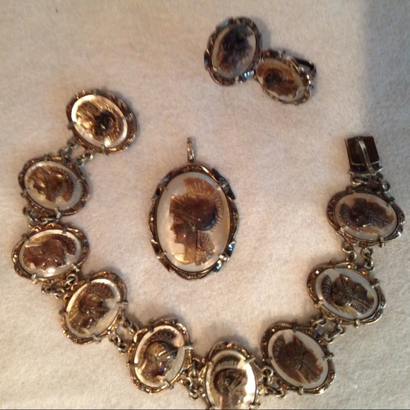 Vintage MOP and Shell Lady Soldier Cameo Set - Picture 5 of 5